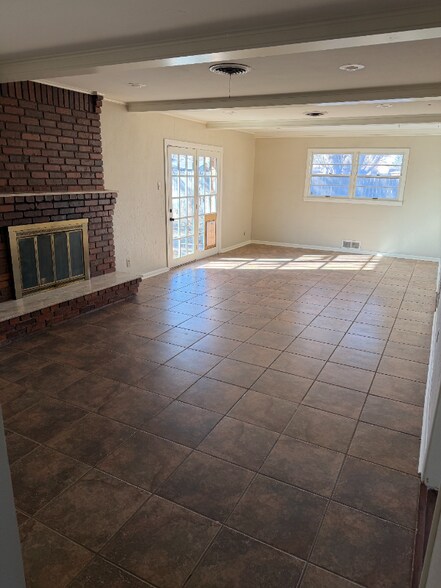 Building Photo - 5513 Andrews Ave