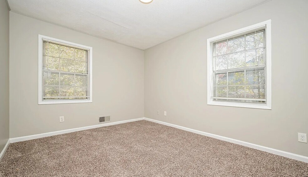 Building Photo - 6324 Amberly Rd