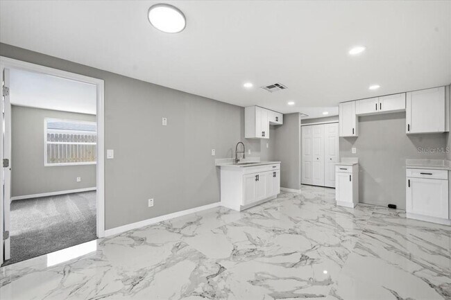 Building Photo - 6224 Keller Dr