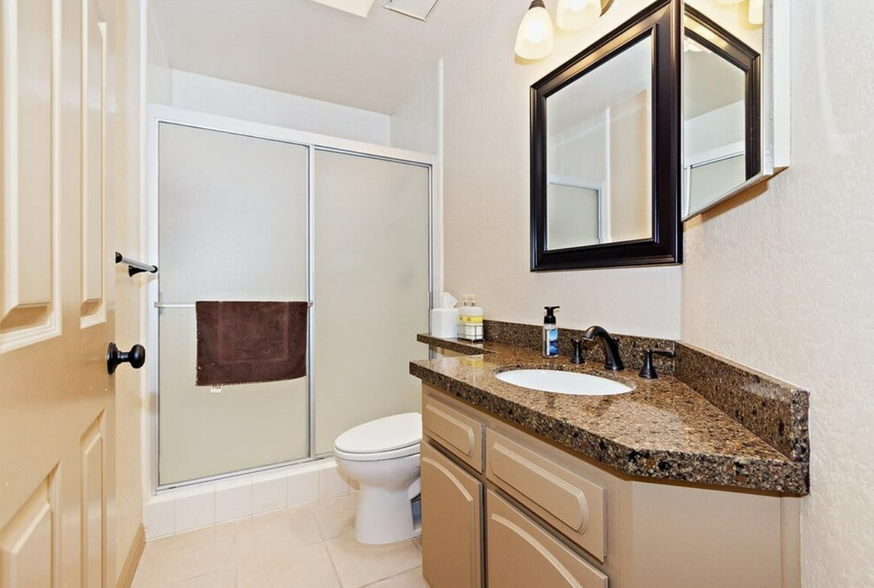 2nd bathroom - 46375 Ryway Pl