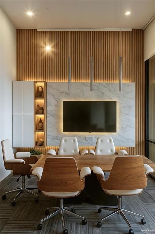 Building Photo - 27 Tyler Ave