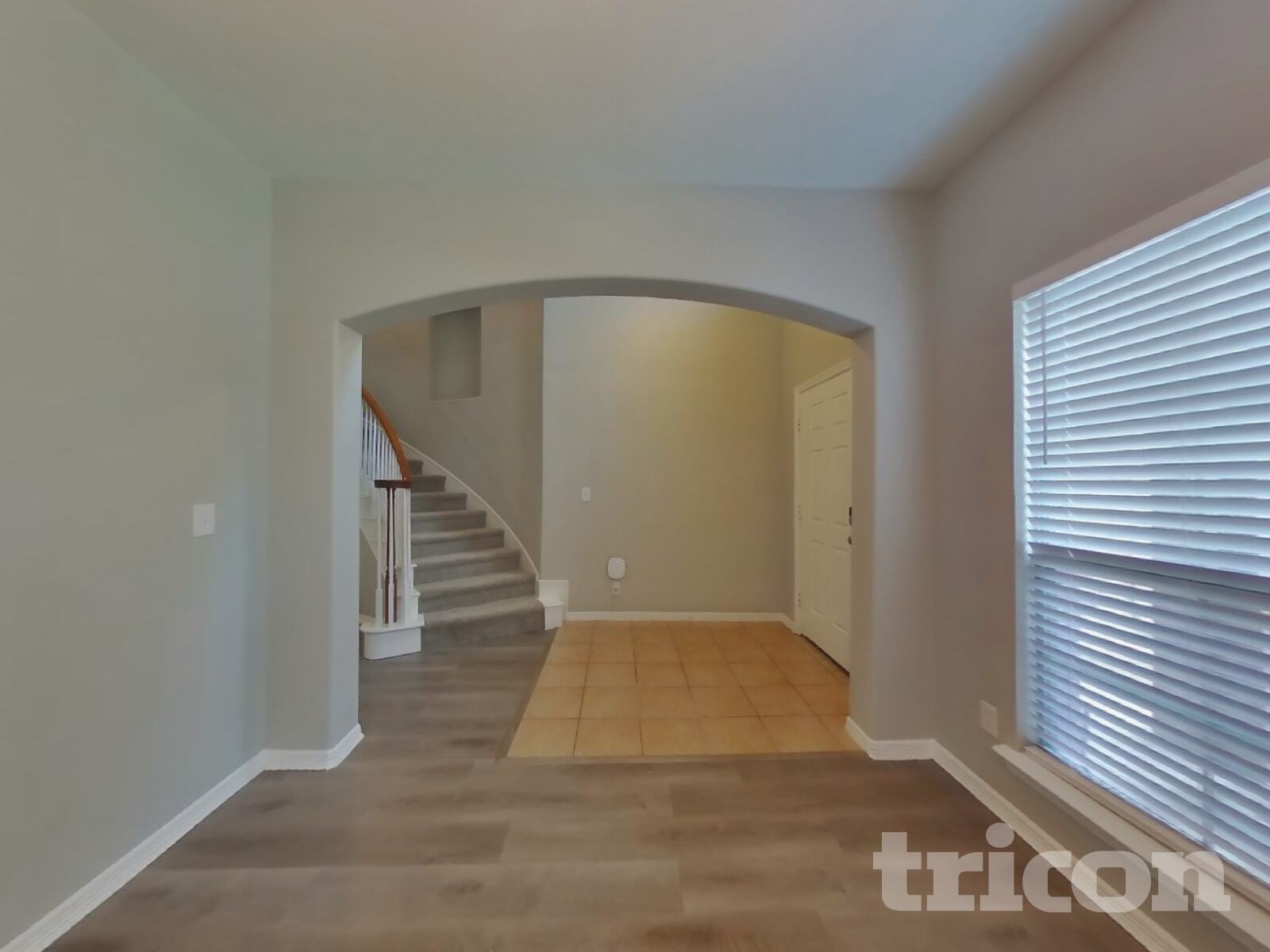 Building Photo - 511 Wolf Dr