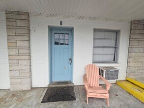 Building Photo - All Inclusive Furnished Studio Apartment