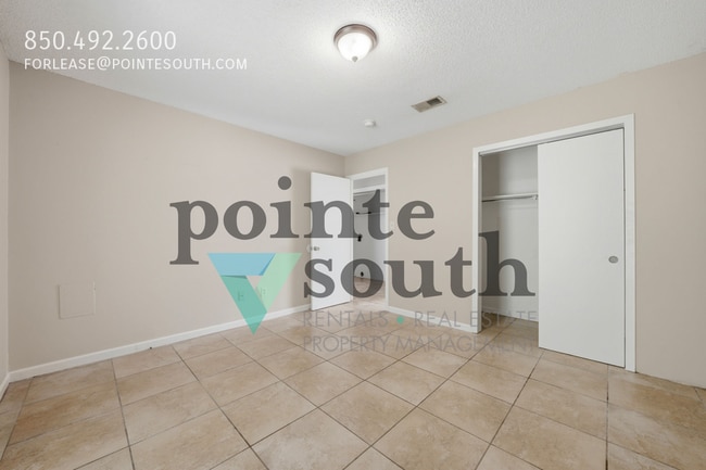 Building Photo - 6413 Schoel Ln