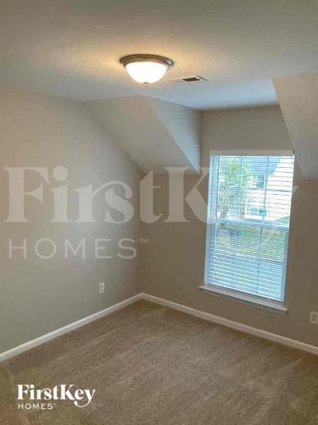 Building Photo - 127 Meandering Way Ln