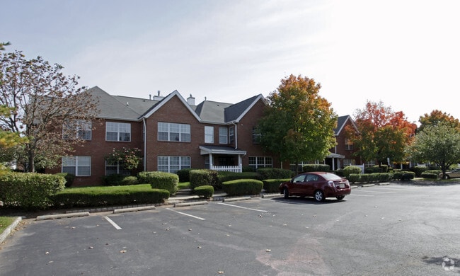 Building Photo - New Center Greens Garden Apartments