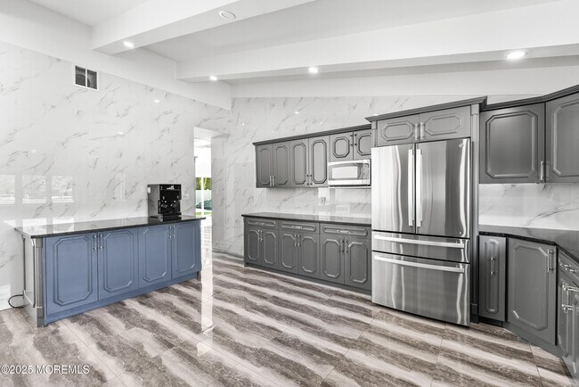 Building Photo - 512 Deal Rd