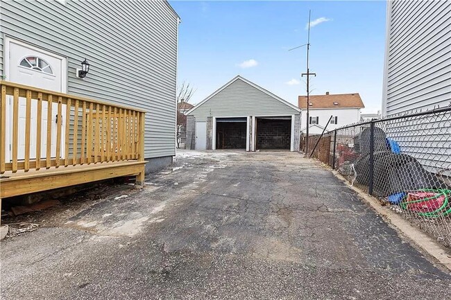 Building Photo - 94 Japonica St