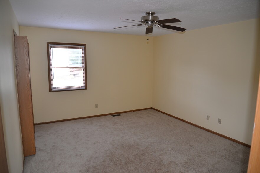 Master Bedroom - 892 Postiy St NW