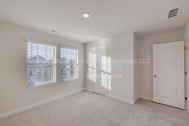 Building Photo - 11910 Silverheel Ln