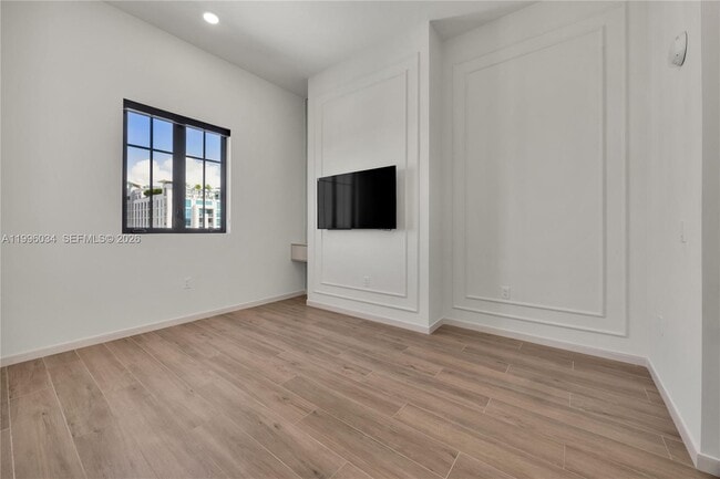 Building Photo - 4220 Laguna St