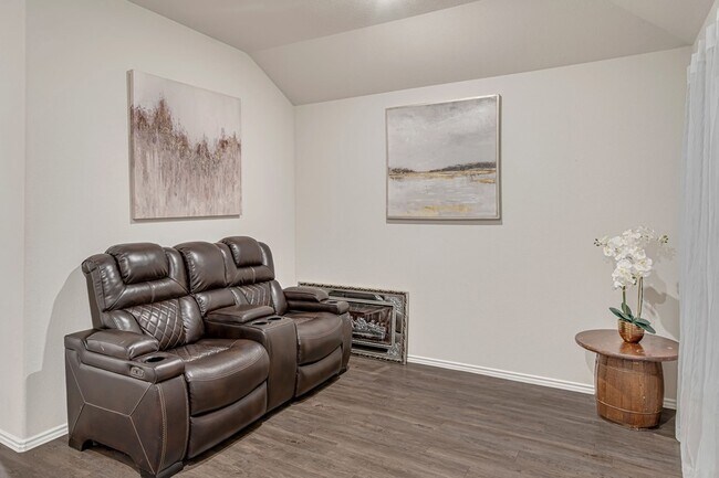 Building Photo - 9921 Spg Crk Rd