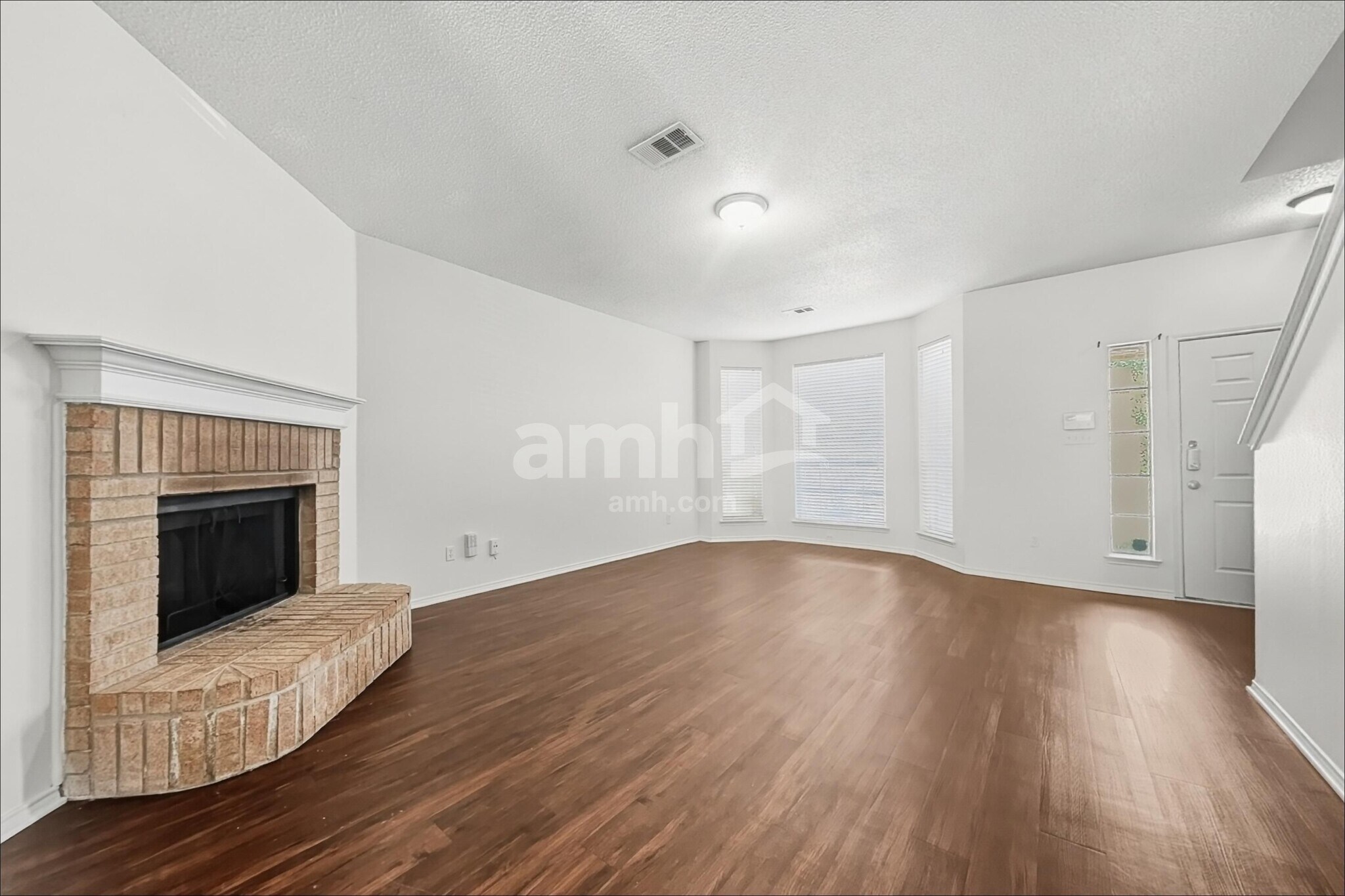 Building Photo - 8551 Western Meadows Dr