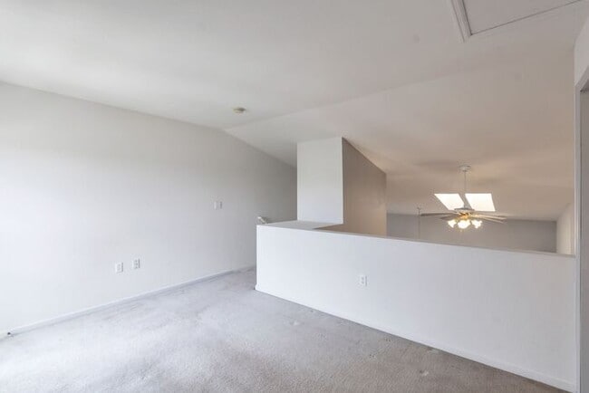 Building Photo - 1BR w/ Attached Garage & Balcony near Downtown Littleton