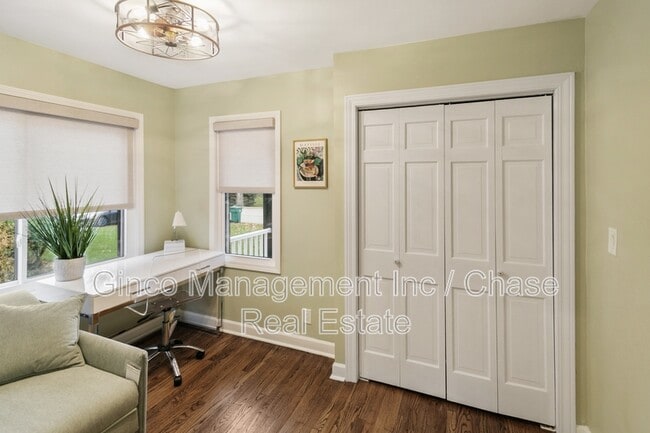 Building Photo - 635 E Prairie Ave