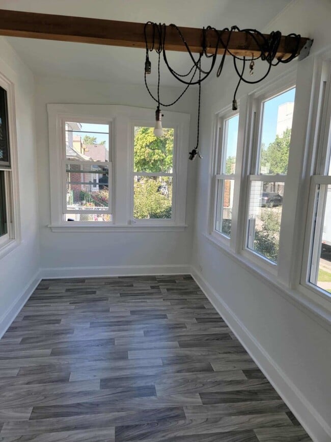 Building Photo - 4014 N Octavia Ave