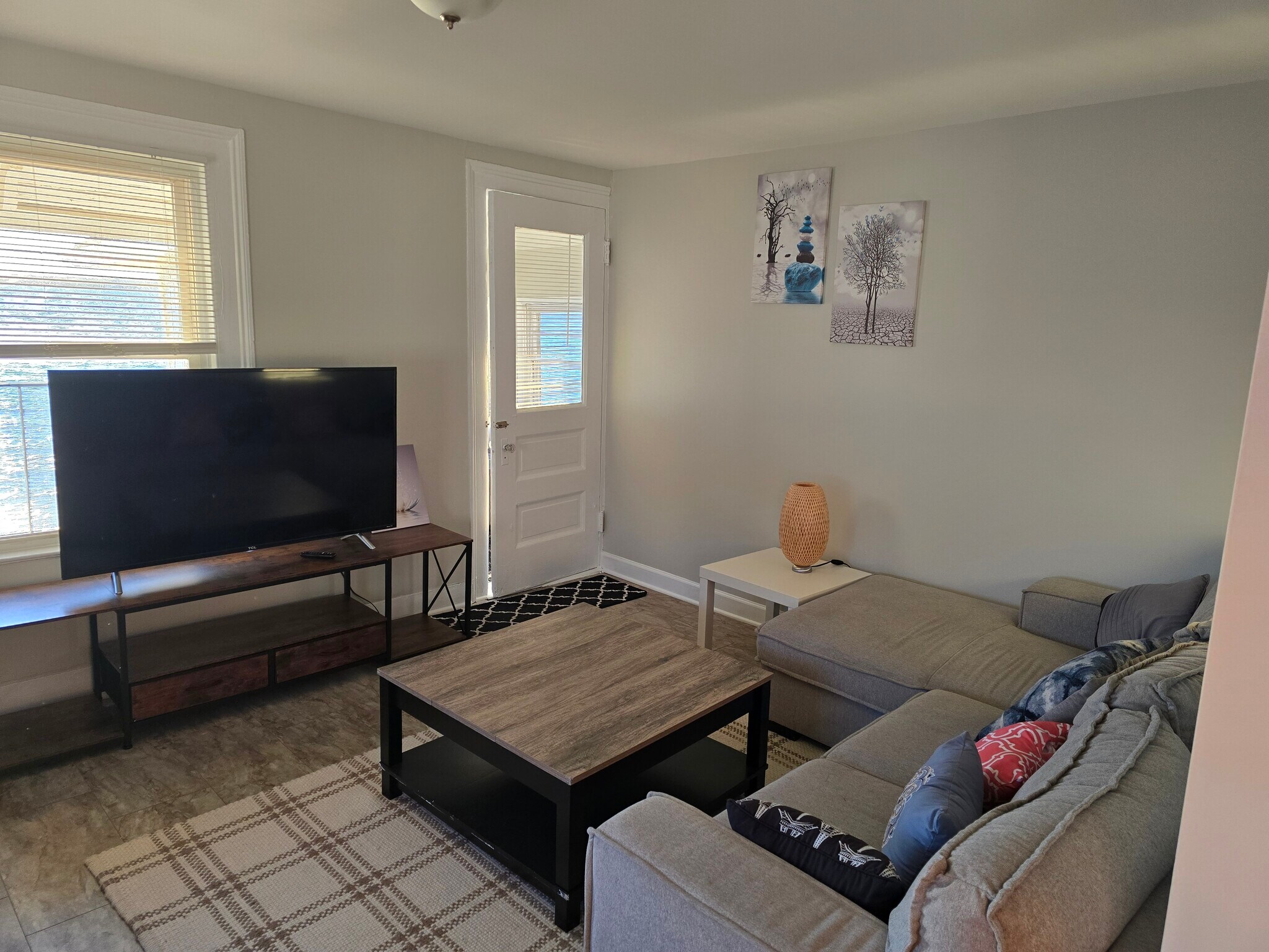 Building Photo - 92 Townsend Ave