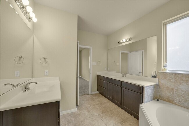 Building Photo - 3511 Brampton Island Dr
