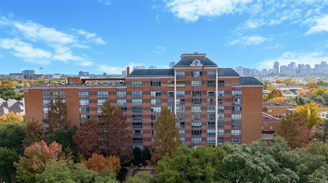 Building Photo - 4242 Lomo Alto Dr