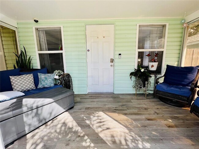 Building Photo - 428 Orangewood Dr