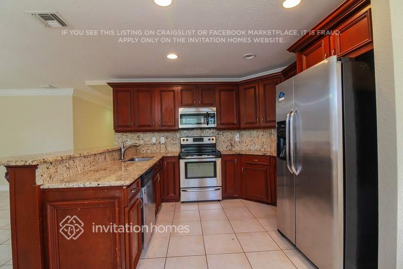 Building Photo - 7302 Spinnaker Bay Dr