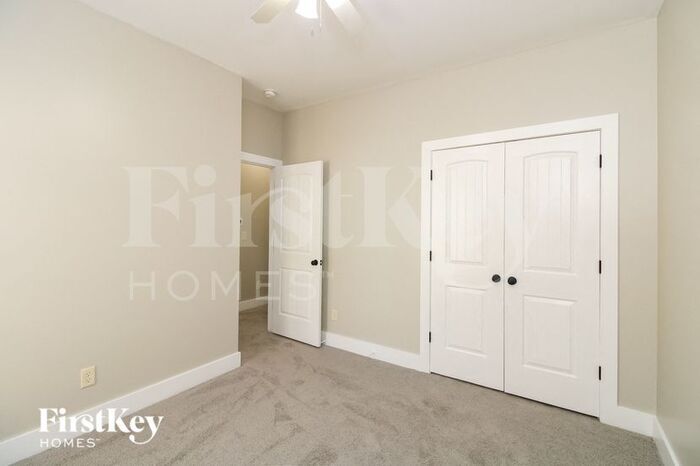 Building Photo - 236 Kingston Cir