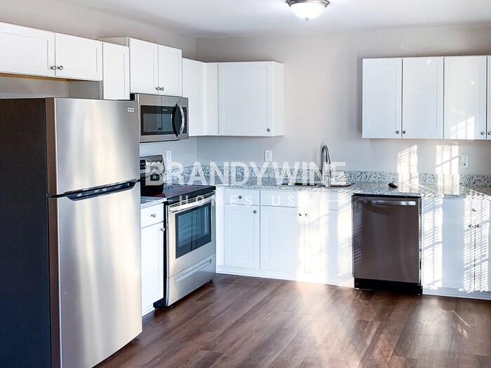 Building Photo - 425 Hannah Dr