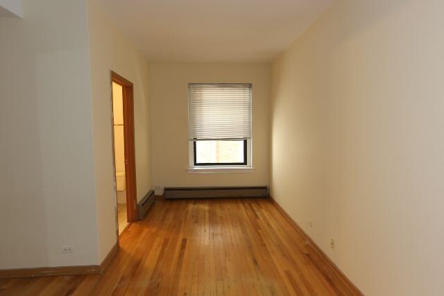 Building Photo - 640 W Barry Ave