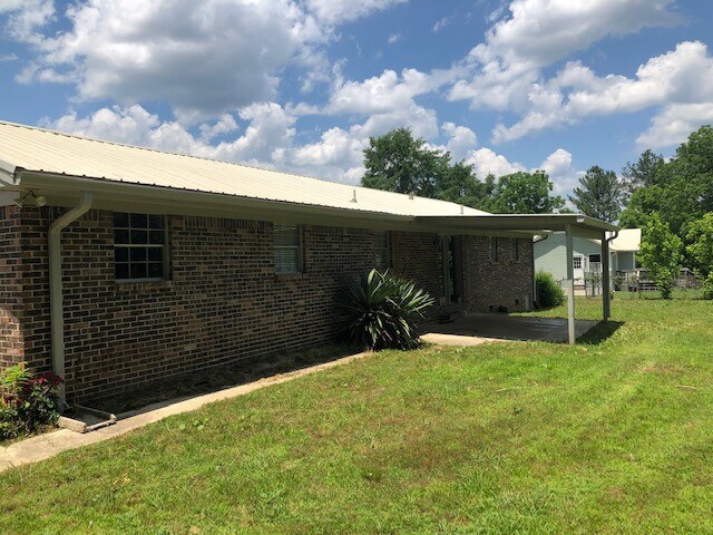Building Photo - AVAILABLE NOW! MOVE IN READY! CONTACT US T...