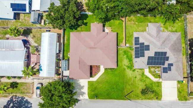 Building Photo - 305 Friar Tuck Rd