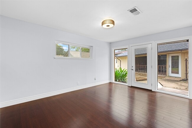 Building Photo - 10219 Chatterton Dr
