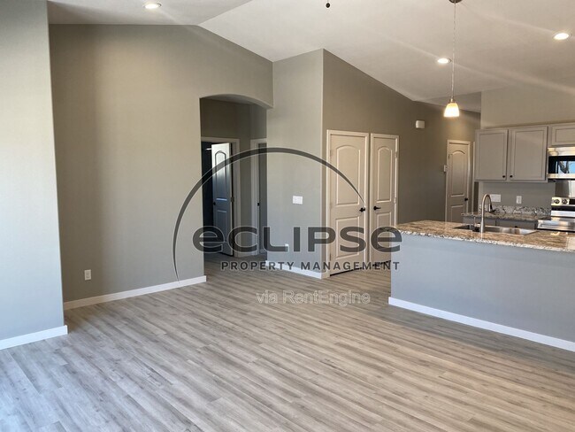 Building Photo - 511 Crestone Ave