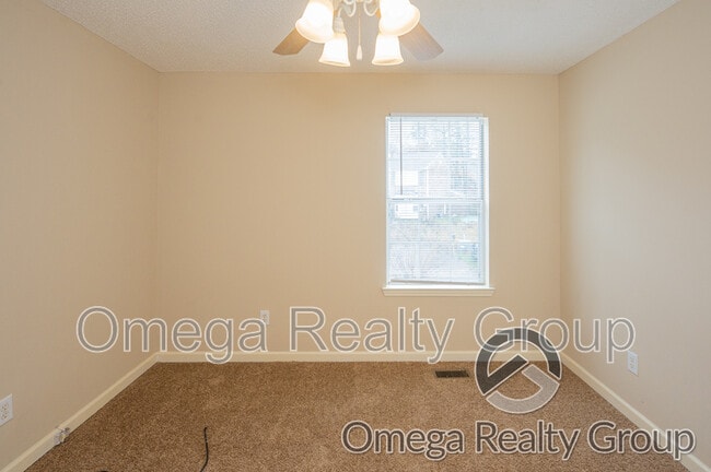 Building Photo - 1934 Live Oak Trce