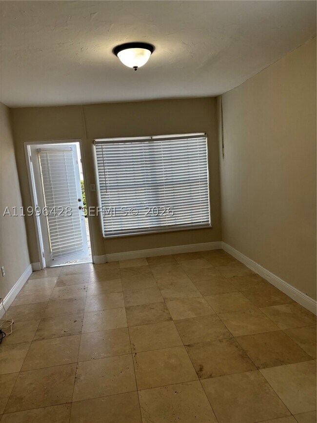 Building Photo - 5116 SW 57th Ave