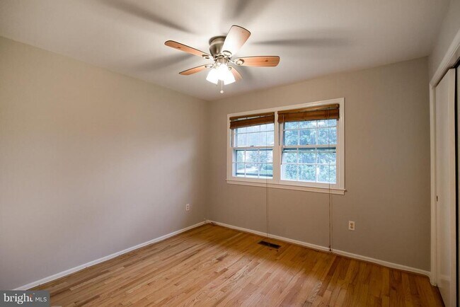 Building Photo - 2012 Friendship Ln