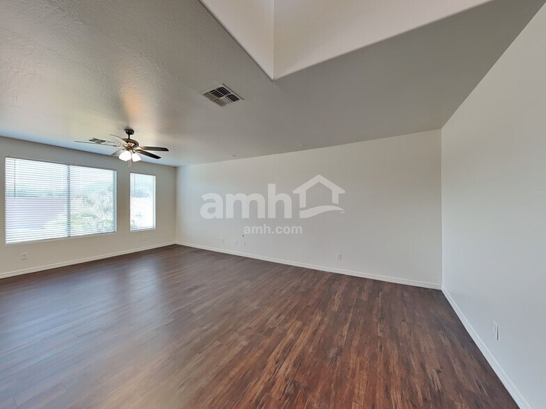 Building Photo - 16103 W Shangri La Rd