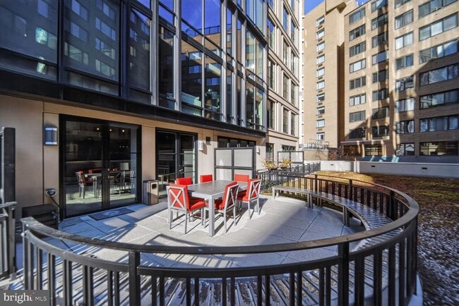 Building Photo - 1133 14th St NW