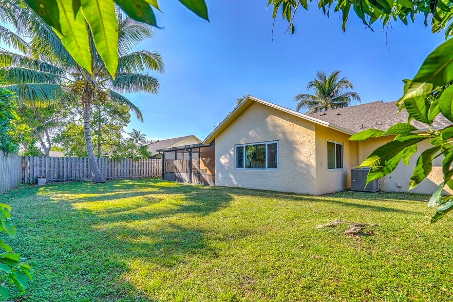 Building Photo - 1386 Fulmar Dr