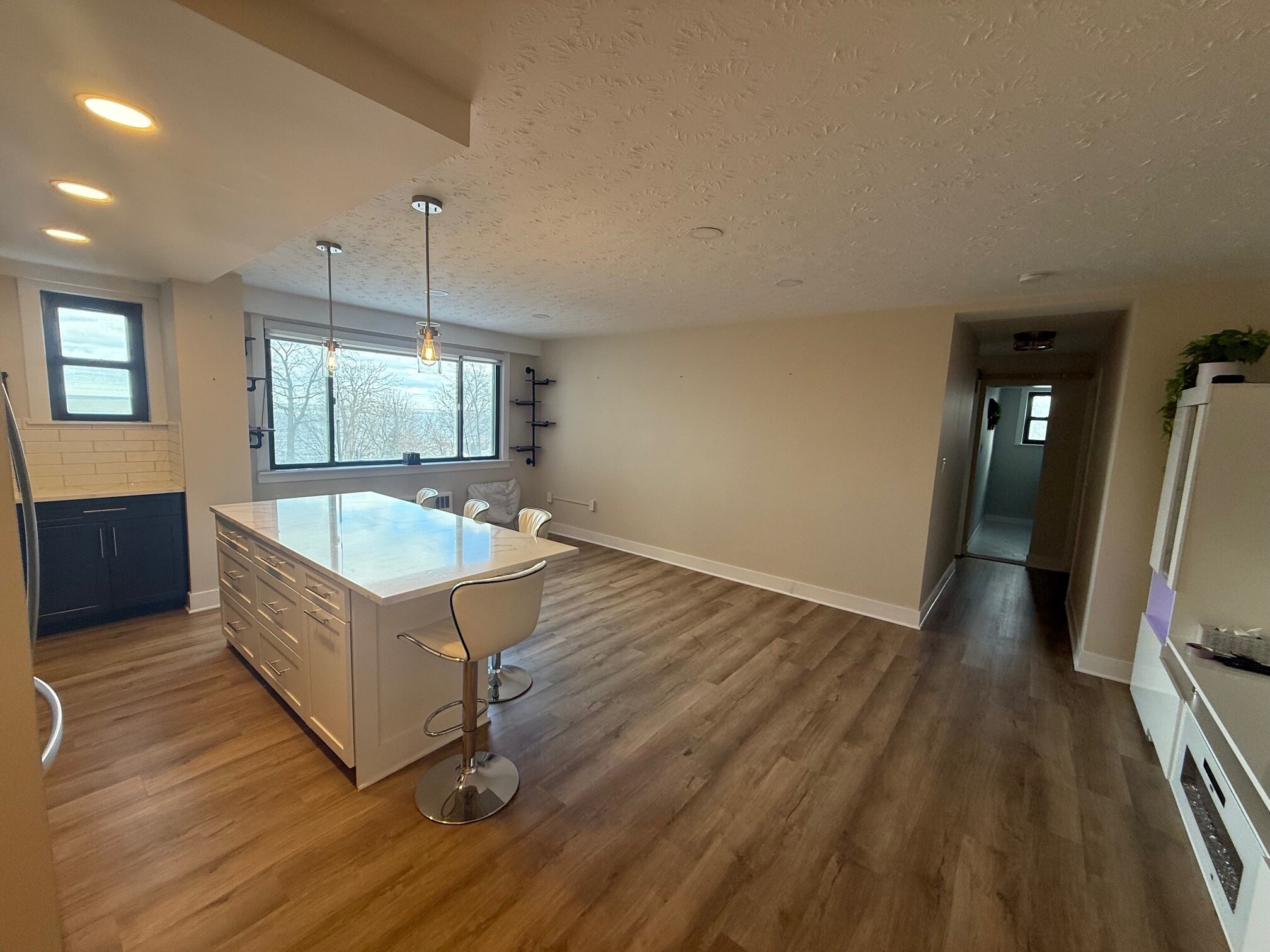 Building Photo - 11720 Edgewater Dr