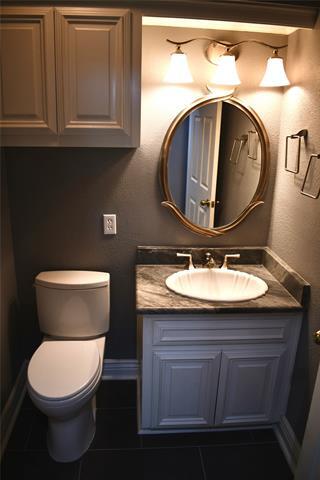 Building Photo - 908 McCoy Dr