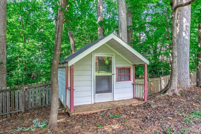 Building Photo - 126 Crookham Ct