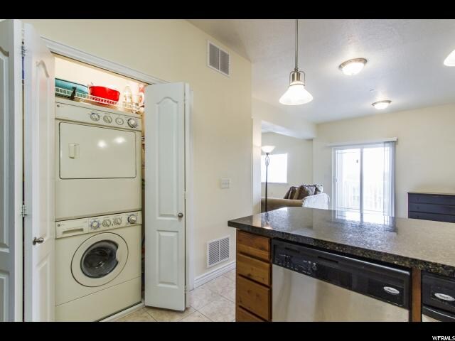 Building Photo - 1156 E St