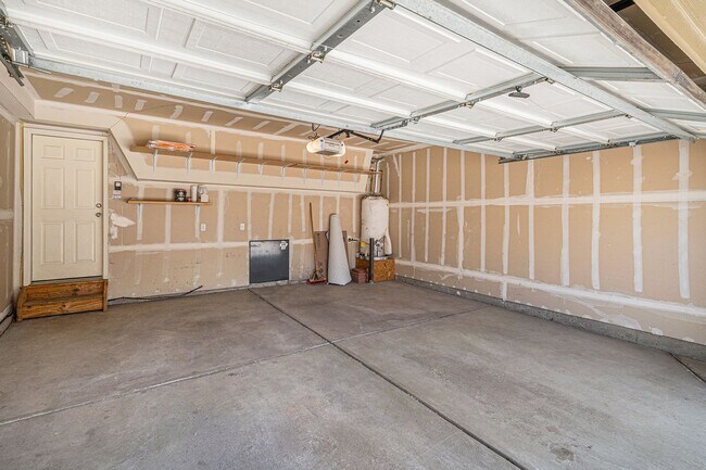 Building Photo - Spacious 3 bedroom in the heart of Castle Rock!