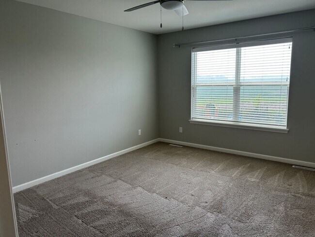 Building Photo - Available in August - Spacious 4 Bedroom, 3 Bathroom Home in the Linn-Mar School District