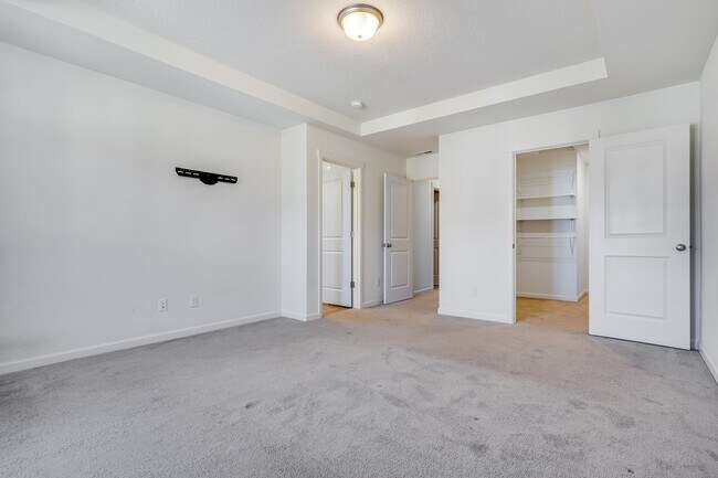 Building Photo - Gorgeous, modern 3-bed home in Reed’s Cros...