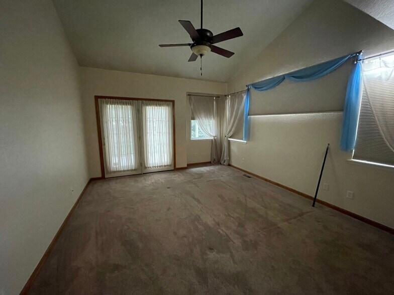 Building Photo - 1048 W 127th Pl