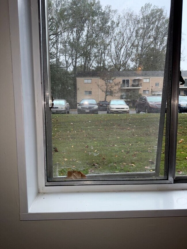 Building Photo - Commuter’s Dream! Large 2BR/2BA Condo Steps from Metro – All Utilities Included!