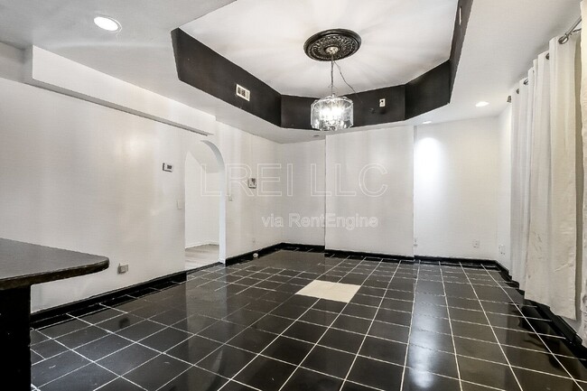 Building Photo - 1774 Bolling Ave
