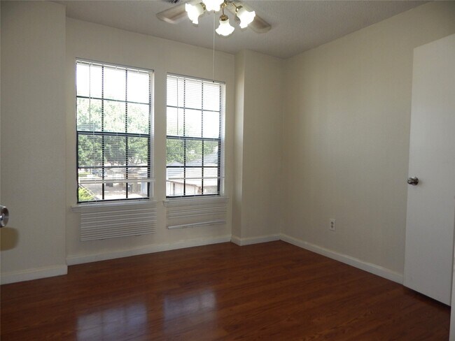 Building Photo - 8623 Beechcrest St