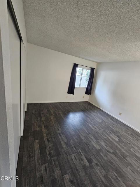 Building Photo - 271 S Ventura Rd